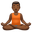 мужчина медитирует с средне-тёмным тоном кожи
