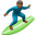 серфингист с средне-тёмным тоном кожи