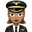 женщина-пилот с средним тоном кожи