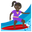 серфингистка с тёмным тоном кожи