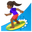 серфингистка с средне-тёмным тоном кожи