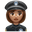 женщина-полицейский с средним тоном кожи